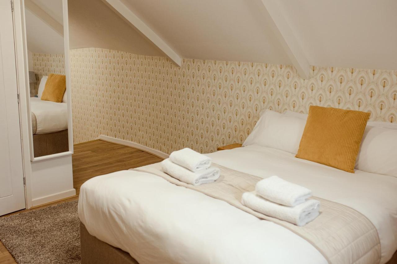 Jt Abergwaun Hotel Фишгард Екстериор снимка