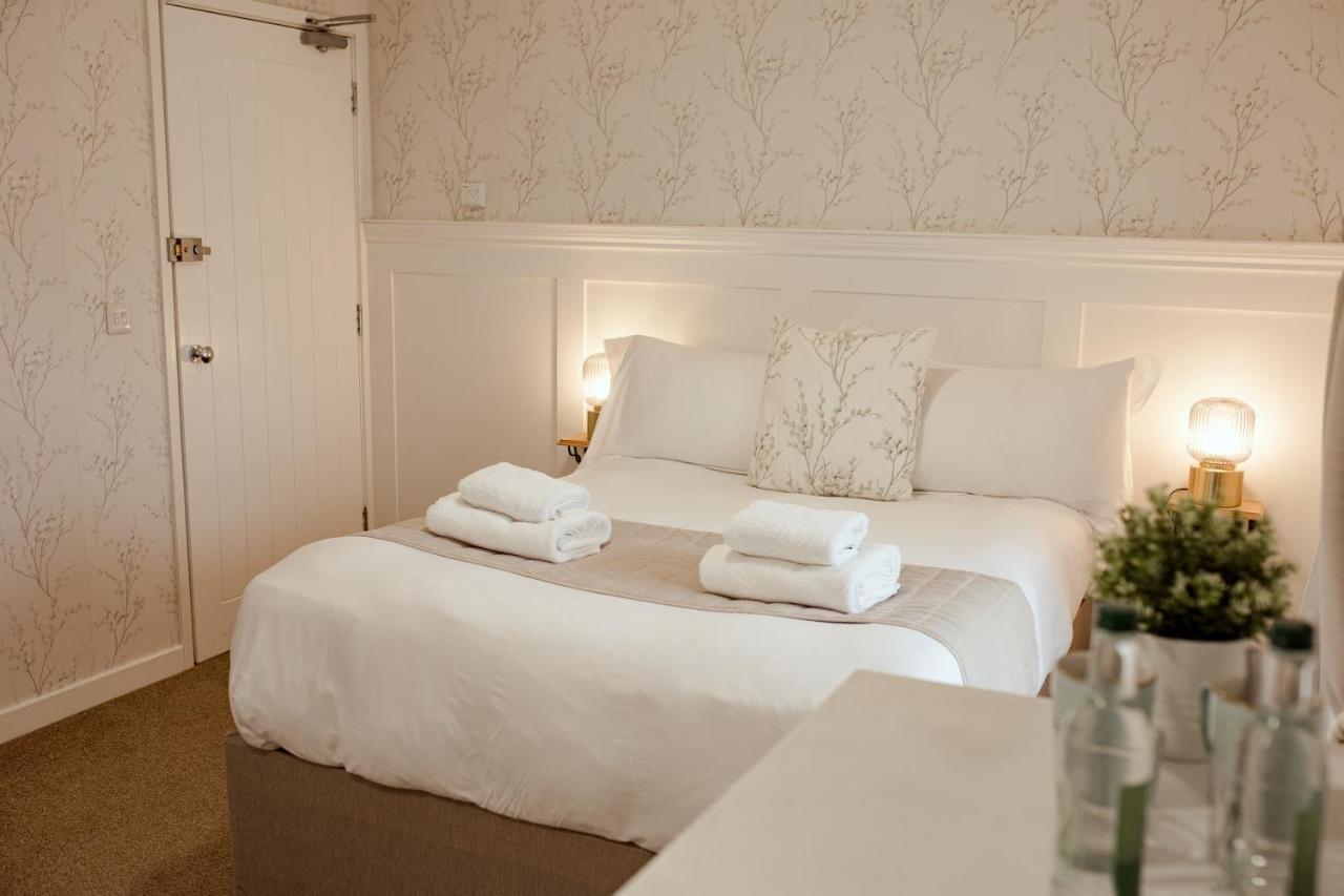 Jt Abergwaun Hotel Фишгард Екстериор снимка