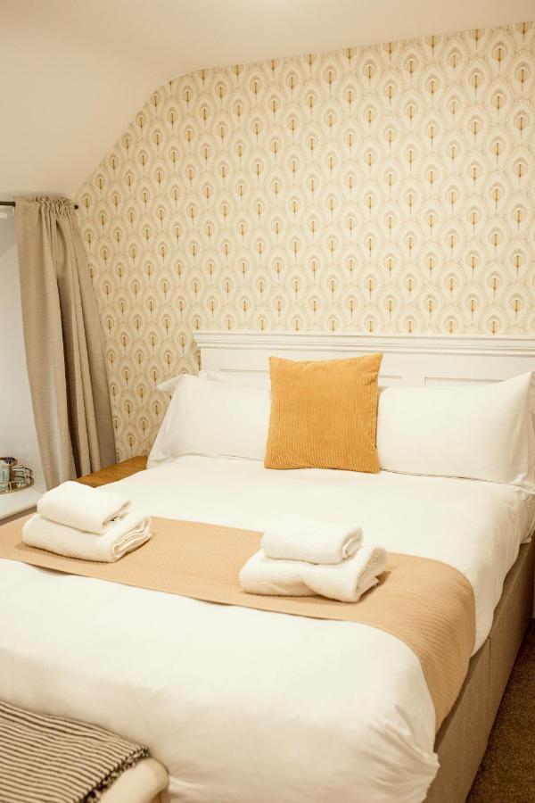 Jt Abergwaun Hotel Фишгард Екстериор снимка